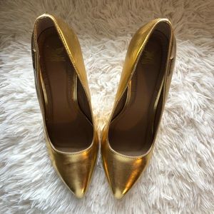 Pointed Gold Pumps Heels